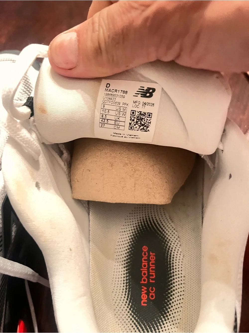Like Preowened New Balance mens White Running Sneakers with Red Accents,size 9